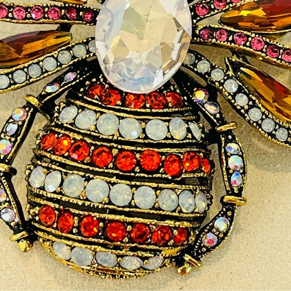 Vintage Gold Tone Orange and Pink Crystal Bee Brooch - Picture 5 of 8
